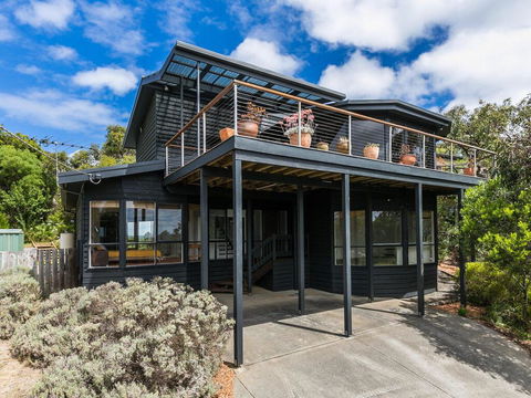 NICHE ON NOBLE - Ever Changing Vista - Accommodation Rockhampton 0