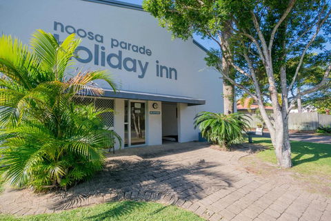Noosa Parade Holiday Inn - Accommodation Rockhampton 2