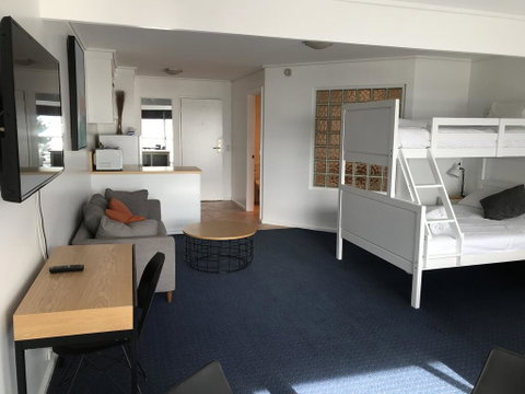 North Pier Hotel - Accommodation Rockhampton 2