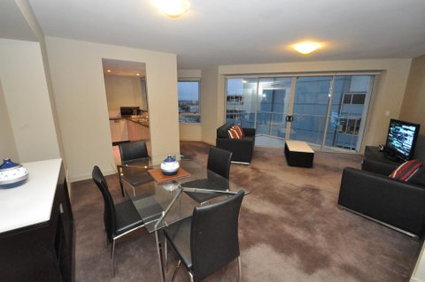 North Sydney Fully Self Contained Modern 2 Bed Apartment (2207BER) - Accommodation Rockhampton 0