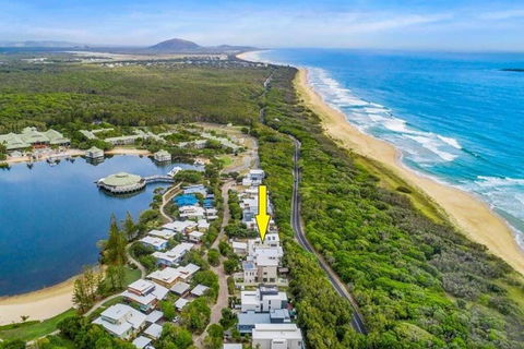 NORTHSHOR- ULTIMATE BEACH HOUSE - Accommodation Rockhampton 0