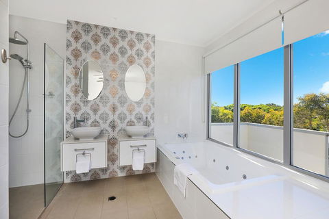 NORTHSHOR- ULTIMATE BEACH HOUSE - Accommodation Rockhampton 3