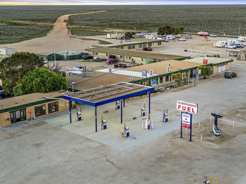 Nullarbor Roadhouse - Accommodation Rockhampton 2