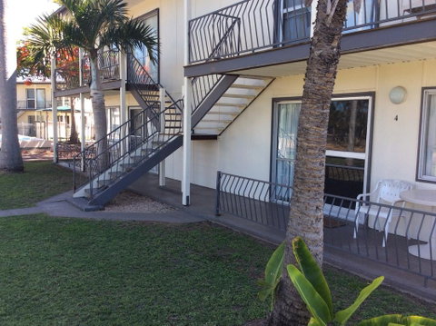 Ocean Breeze Units - Accommodation Rockhampton 2