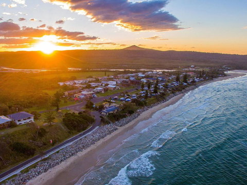 Ocean Dreaming- Amazing Views - Just Listed Up Dated Photos Available Shortly. - Accommodation Rockhampton 3