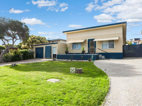OCEAN SOUNDS - Anglesea - Accommodation Rockhampton 0