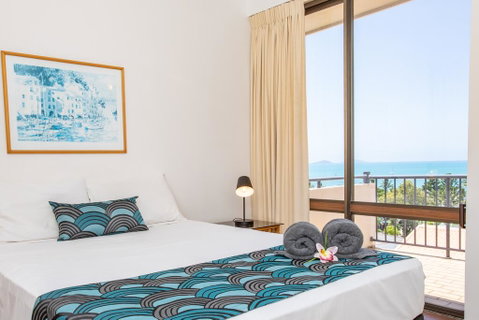 OCEAN VIEWS 10 - Accommodation Rockhampton 0