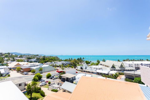OCEAN VIEWS 10 - Accommodation Rockhampton 2