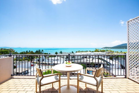 OCEAN VIEWS 10 - Accommodation Rockhampton 1