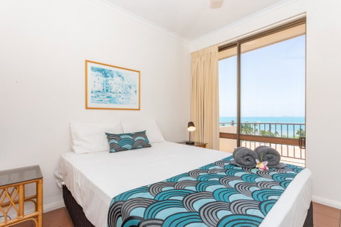 OCEAN VIEWS 10 - Accommodation Rockhampton 3