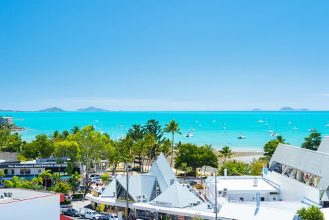 OCEAN VIEWS 10A - Accommodation Rockhampton 1