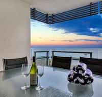 Oceana Darwin Central Oceanfront 3 bedroom 2 Lounge Room Pool Gym Tennis Court Sleeps 9 - Accommodation Rockhampton