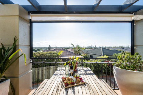 Oceanside - Accommodation Rockhampton 2