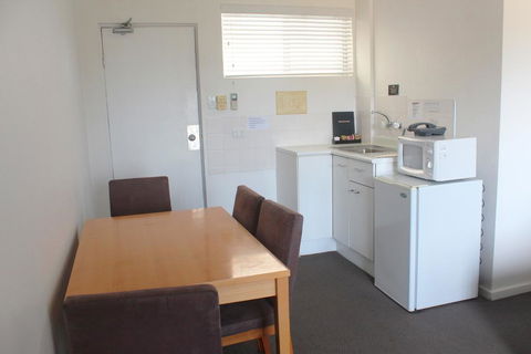Oceanside Hawks Nest - Accommodation Rockhampton 2