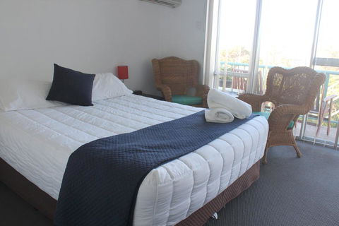 Oceanside Hawks Nest - Accommodation Rockhampton 3