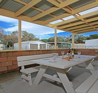 Ohio - one street back from beach access - Accommodation Rockhampton