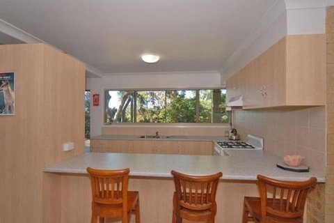 Orchid Beach Apartments - Accommodation Rockhampton 2