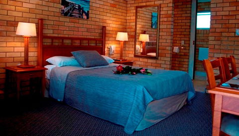Pacific Paradise Airport Motel - Accommodation Rockhampton 0