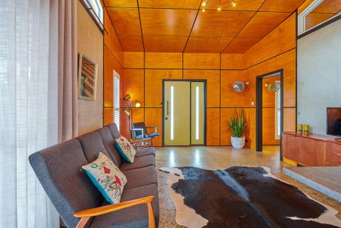 Palm Springs Suite - Accommodation Rockhampton 2