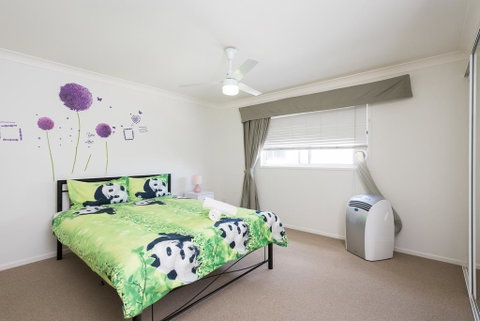 Panda Holiday -Close Mountain Ocean Pet Friendly - Accommodation Rockhampton 0
