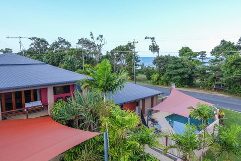 Pandanus Holiday Apartments - Accommodation Rockhampton 0