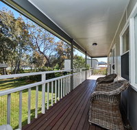 Paradise Bungalow Waterfront - Accommodation Rockhampton