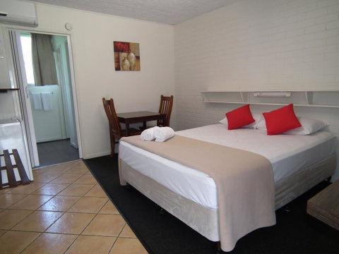 Paradise Motel - Accommodation Rockhampton 1