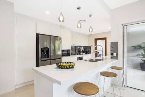 Park Avenue Luxe Townhouse Brand New Sleeps 9 - Accommodation Rockhampton 2