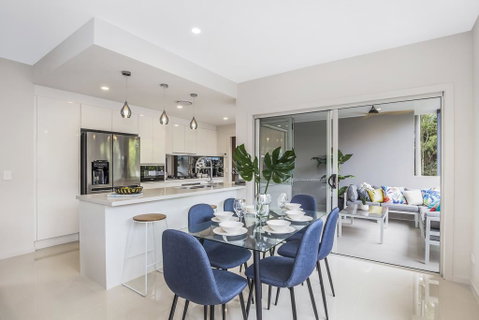 Park Avenue Luxe Townhouse Brand New Sleeps 9 - Accommodation Rockhampton 3
