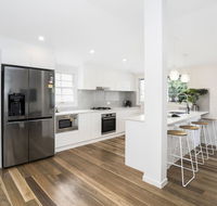 Park Avenue Terrace House Sleeps 9 - Accommodation Rockhampton