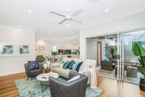 Park Avenue Townhouse Retreat Brisbane Sleeps 10 - Accommodation Rockhampton 0