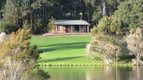 Pemberton Lake View Chalets - Accommodation Rockhampton 1
