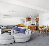 Penguin Cove - relax on the beach - Accommodation Rockhampton