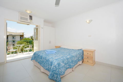Peninsular Apartments - Accommodation Rockhampton 2