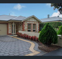 Perfect Location Central Modern Cottage - Free WiFi - Accommodation Rockhampton