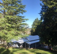 Pine Hill Cottage Acreage in Nature Trees Views mid Katoomba Leura - Accommodation Rockhampton