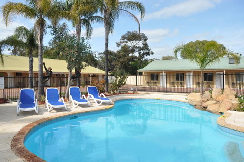 Pinjarra Resort - Accommodation Rockhampton 0