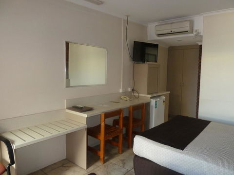 Pioneer Lodge Motel - Accommodation Rockhampton 2