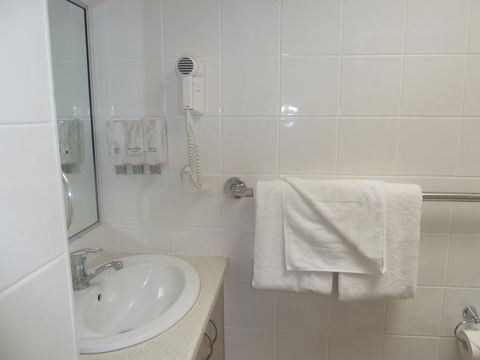 Pioneer Lodge Motel - Accommodation Rockhampton 3