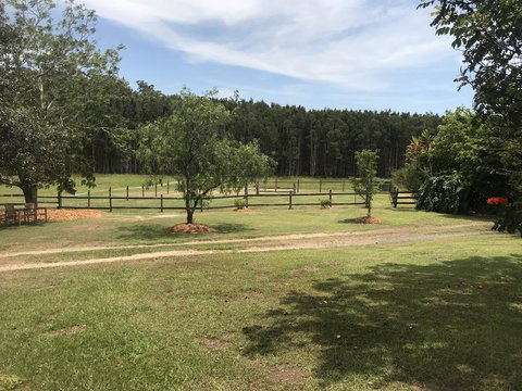 Ponytail Farmhouse - Accommodation Rockhampton 1