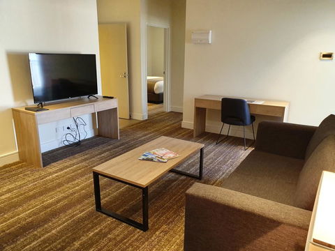 Porter's Plainland Hotel - Accommodation Rockhampton 1
