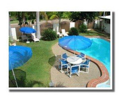Queens Beach Hotel - Accommodation Rockhampton 2