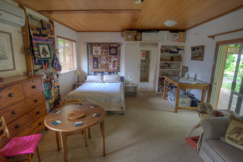 Quilters Studio - Accommodation Rockhampton 3