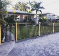 QUIRKY QUEENSLANDER 6 BEDROOM HOME - Accommodation Rockhampton