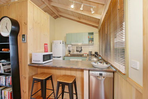 R & R In Bright - Short Walk To Town - Accommodation Rockhampton 3