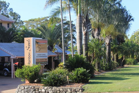 Rainbow Sands Resort - Accommodation Rockhampton 0