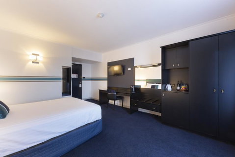 Ramada Diplomat Canberra - Accommodation Rockhampton 2