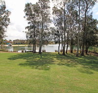 Ray of Sunshine - Waterfront Reserve - Accommodation Rockhampton