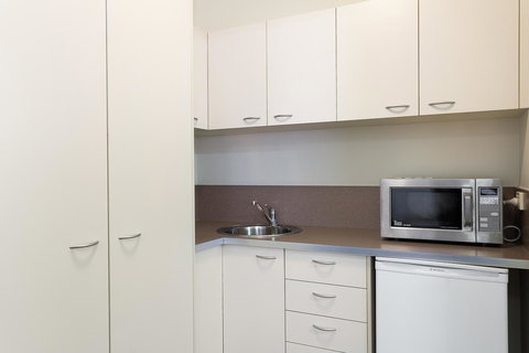 Redcliffe Motor Inn - Accommodation Rockhampton 1