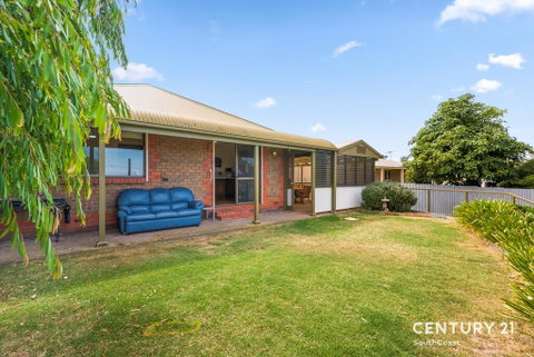 Reef & Vines Port Noarlunga - Accommodation Rockhampton 2